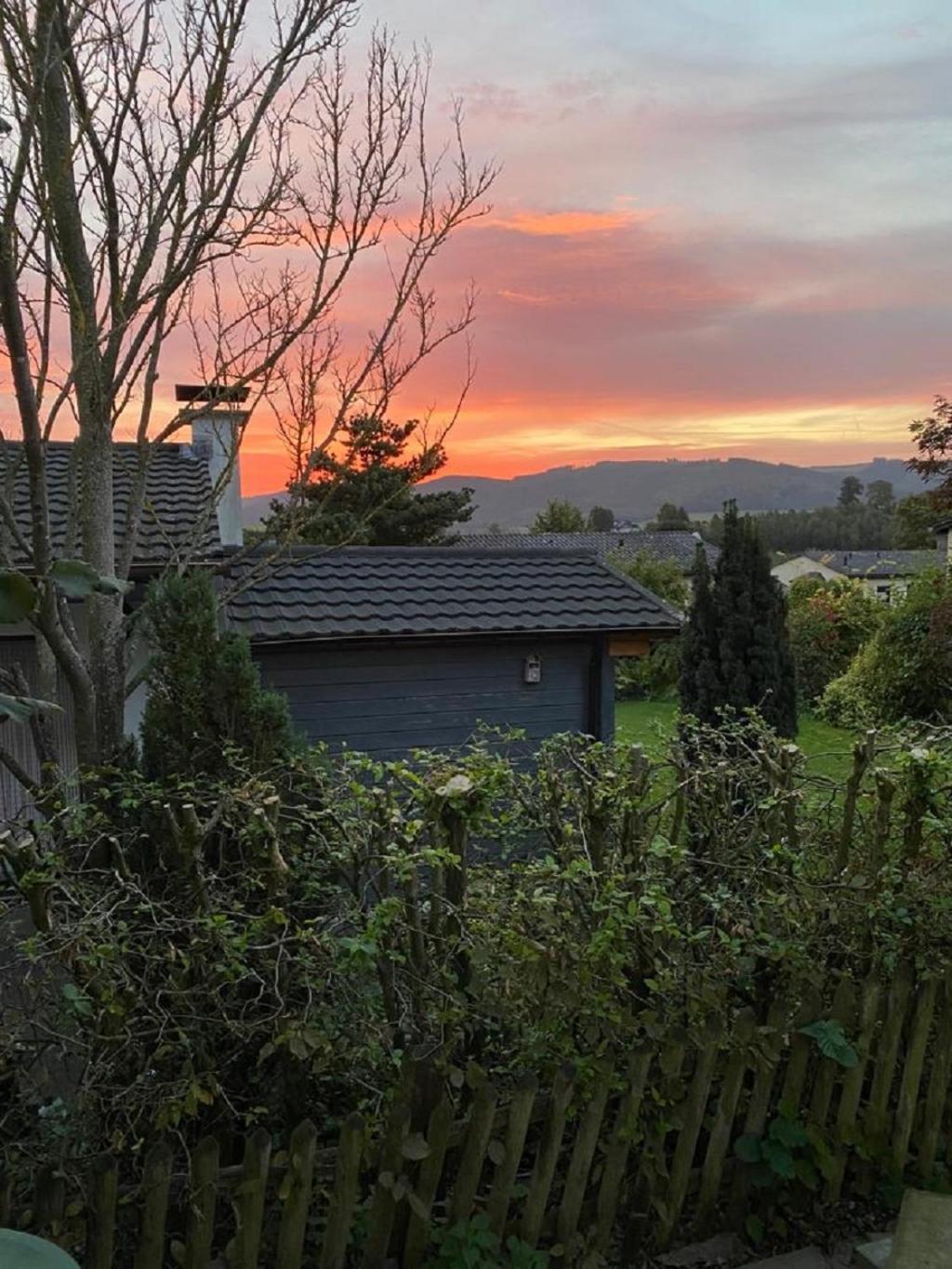 Ferienhaus Glueckspilz Beim Hennesee Meschede Esterno foto